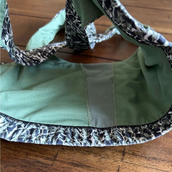 Lululemon Stuff Your Bra Mini Ripple Desert Olive Fatigue Green Size 2 W2CGSS - Picture 10 of 10